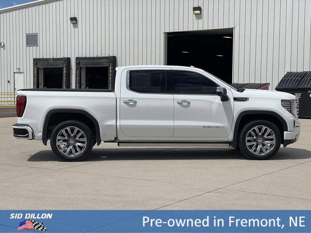 used 2022 GMC Sierra 1500 car, priced at $39,122