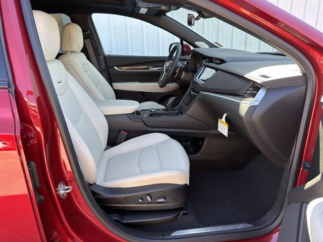 new 2026 Cadillac XT5 car, priced at $70,639