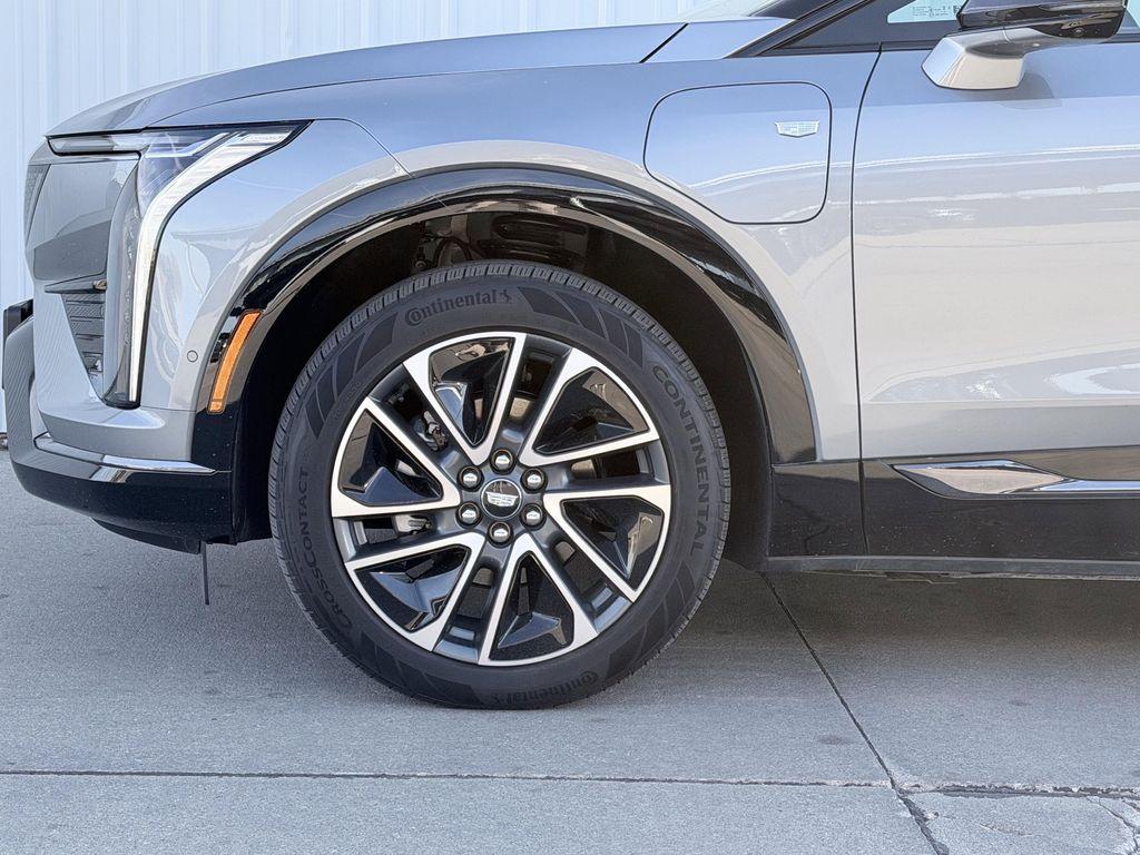 used 2025 Cadillac OPTIQ car, priced at $48,795