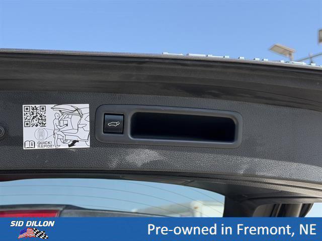 used 2022 Toyota Highlander car, priced at $39,794