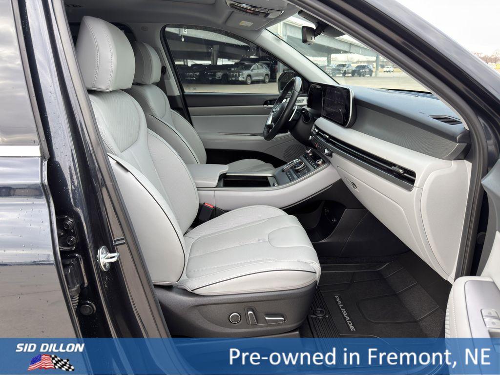 used 2025 Hyundai Palisade car, priced at $40,995