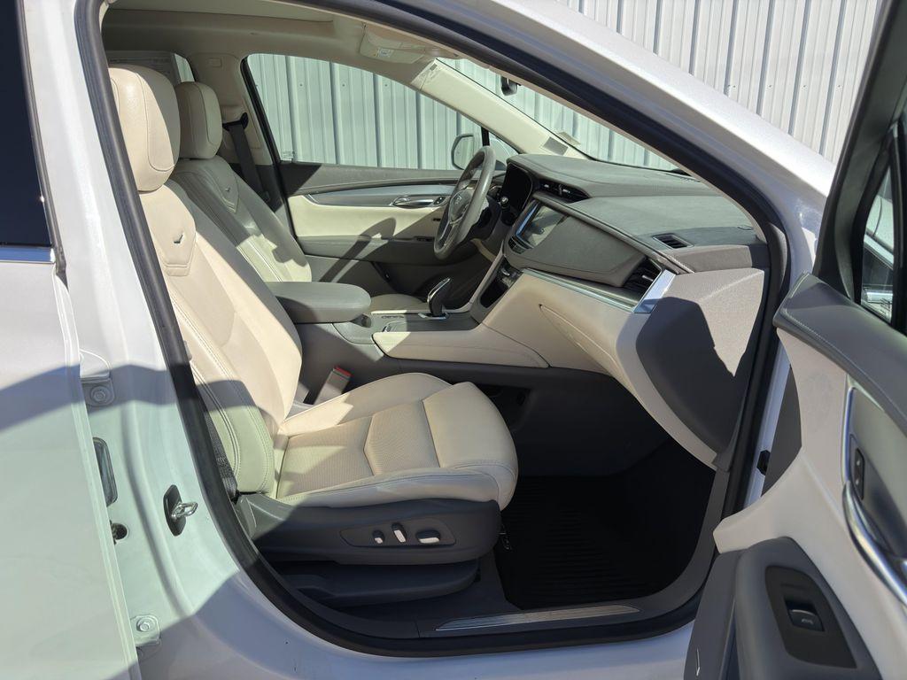 used 2017 Cadillac XT5 car, priced at $25,495