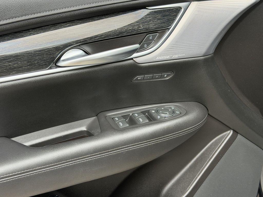 used 2021 Cadillac XT5 car, priced at $28,294