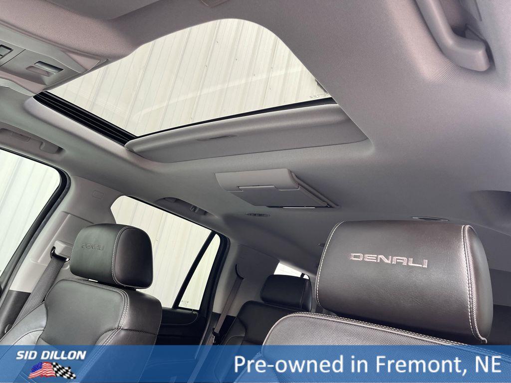 used 2019 GMC Yukon car, priced at $33,995