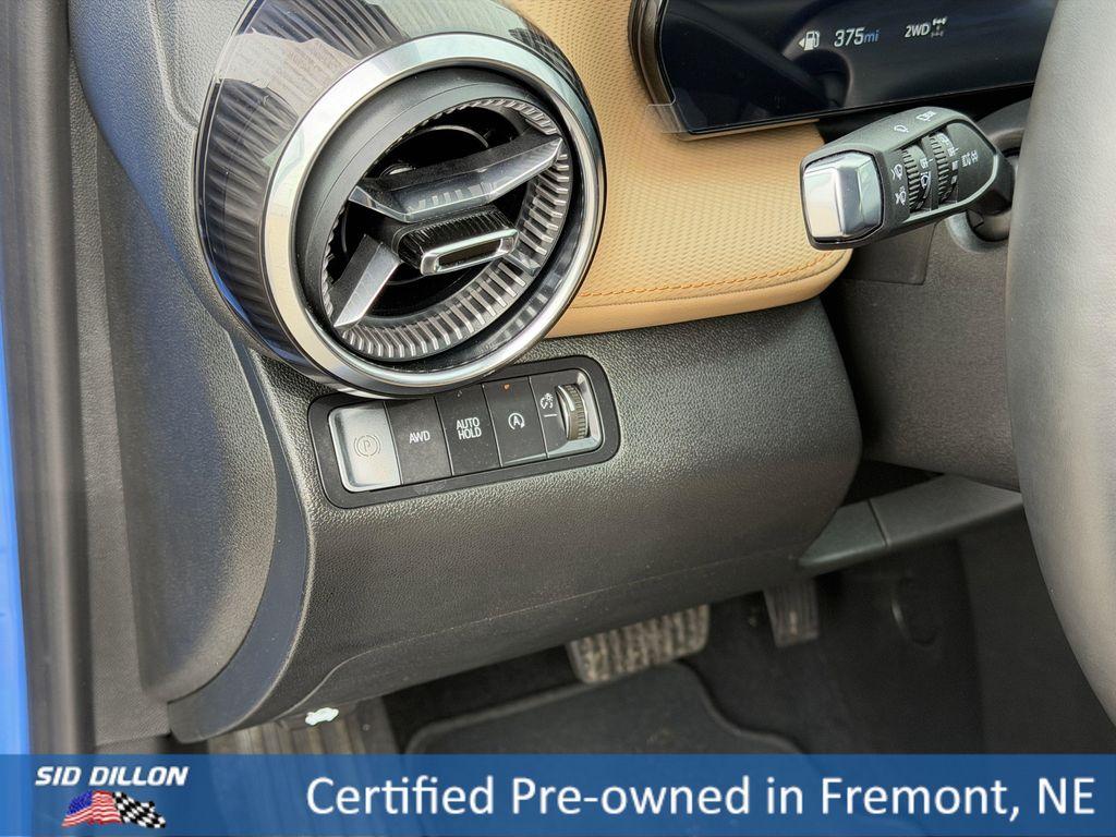 used 2025 Chevrolet Equinox car, priced at $33,995