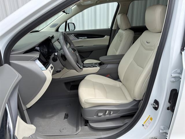 used 2024 Cadillac XT6 car, priced at $40,294