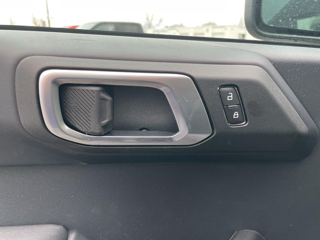 new 2025 Ford Bronco car, priced at $59,660