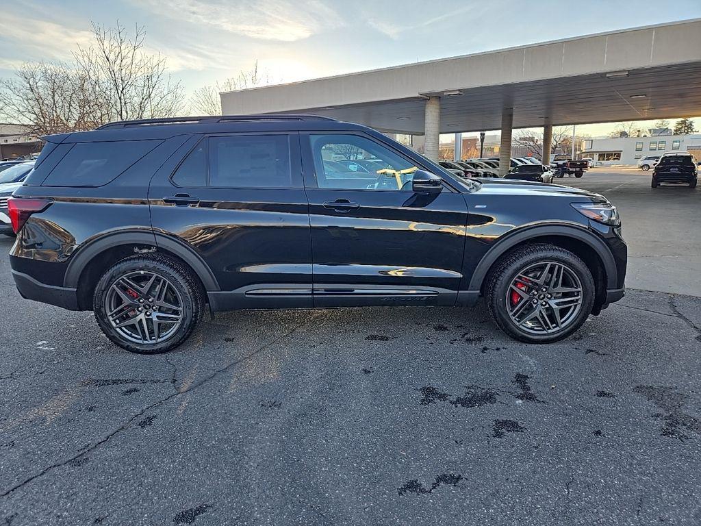 new 2025 Ford Explorer car, priced at $48,648