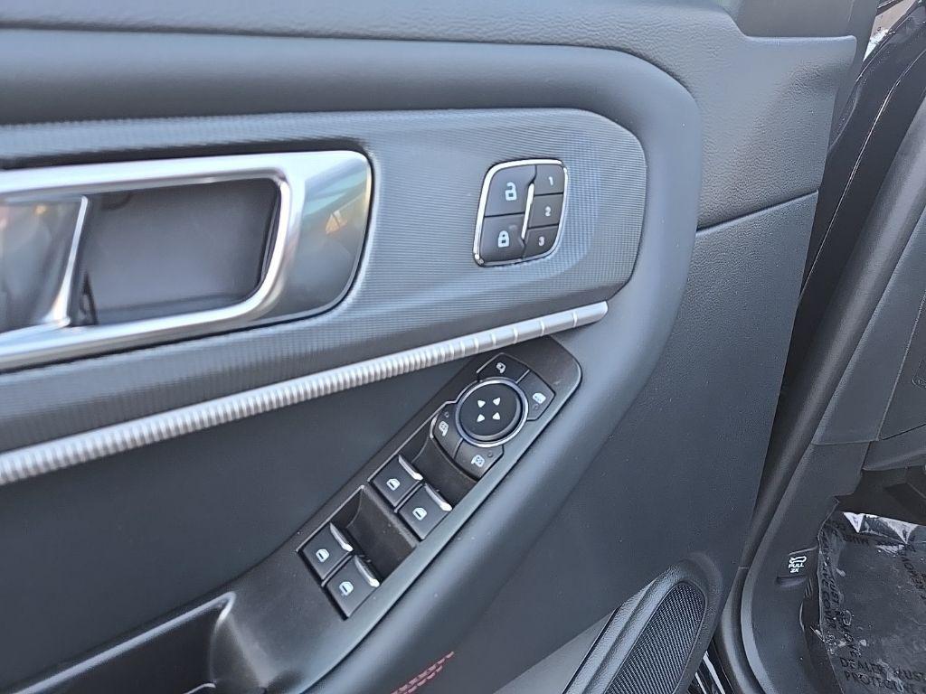 new 2025 Ford Explorer car, priced at $48,648