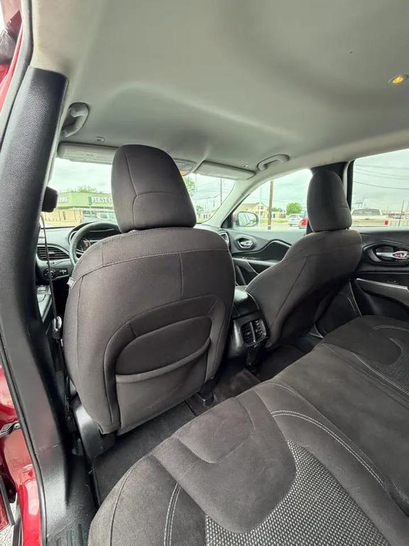 used 2019 Jeep Cherokee car, priced at $12,995