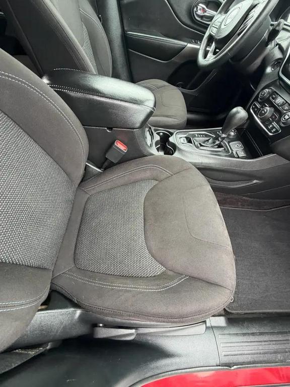 used 2019 Jeep Cherokee car, priced at $12,995