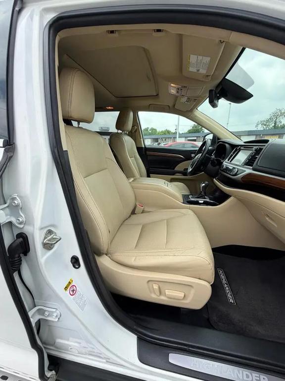 used 2017 Toyota Highlander car, priced at $23,995