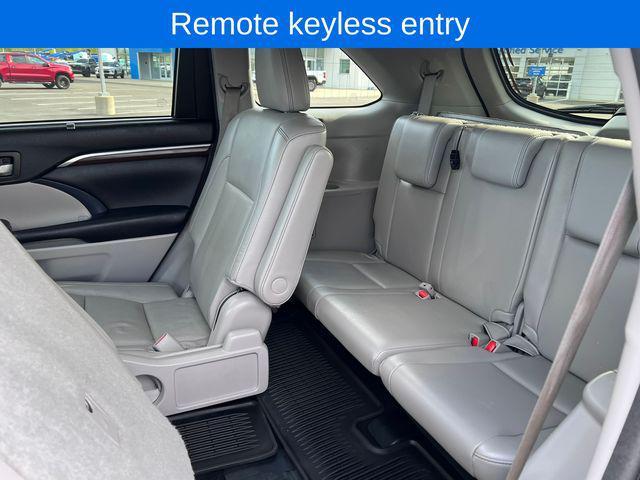 used 2016 Toyota Highlander car, priced at $18,997