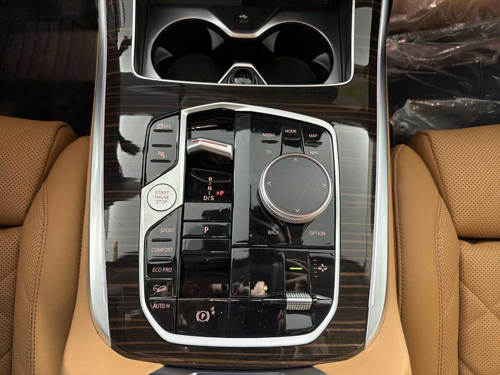 new 2026 BMW X7 car, priced at $90,155