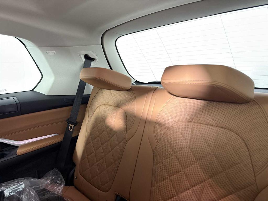 new 2026 BMW X7 car, priced at $90,155