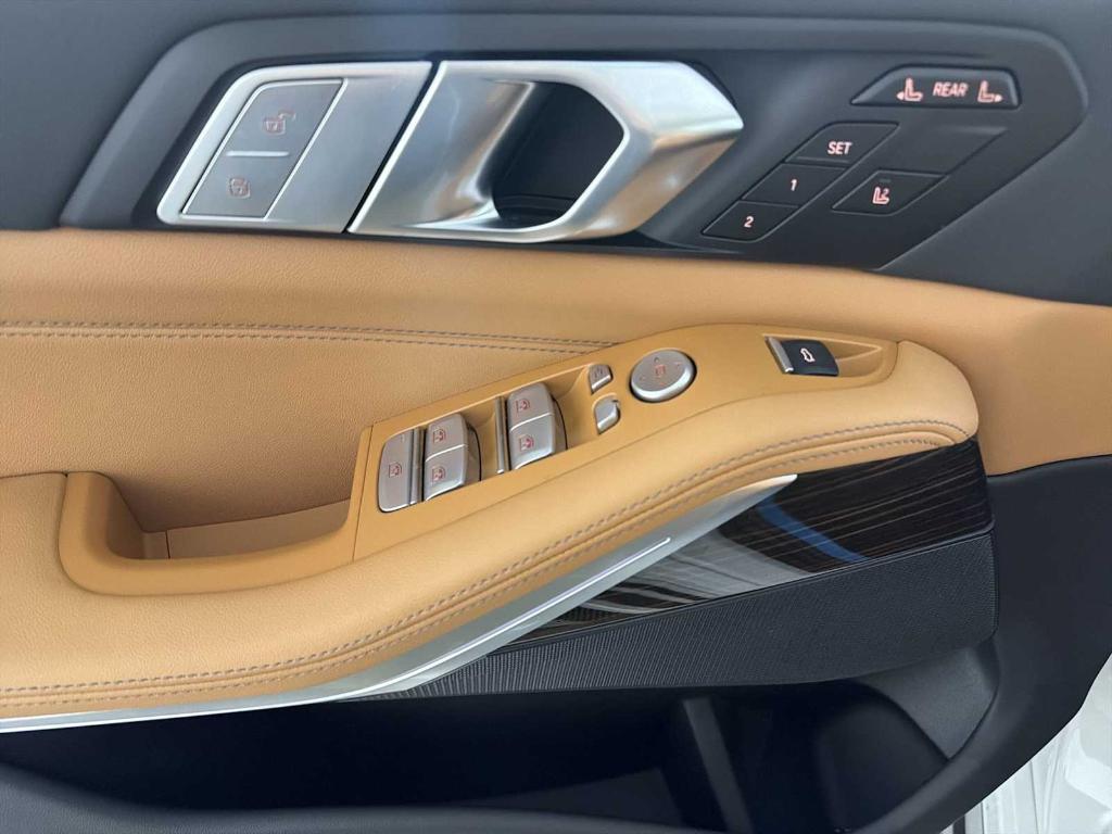 new 2026 BMW X7 car, priced at $90,155