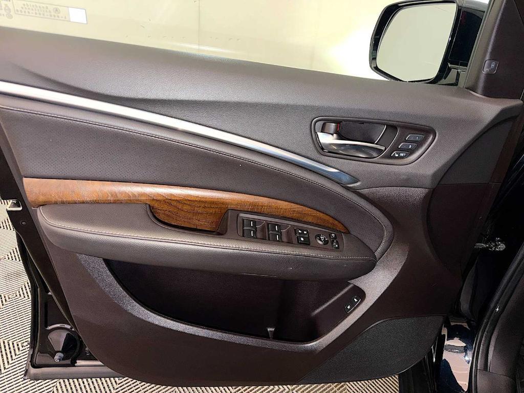 used 2020 Acura MDX car, priced at $27,498