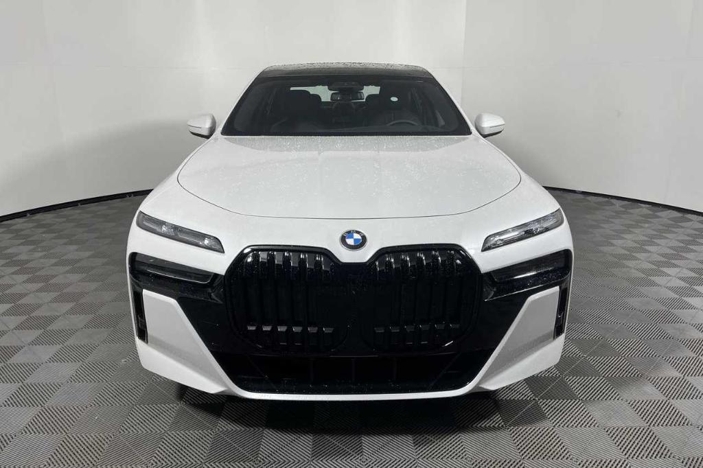 2024 BMW 760, $146,445 | VIN |