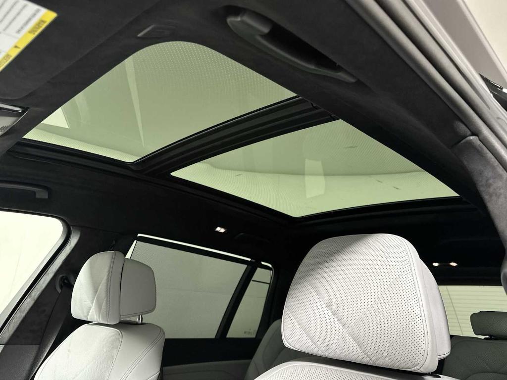 new 2026 BMW X7 car, priced at $97,280