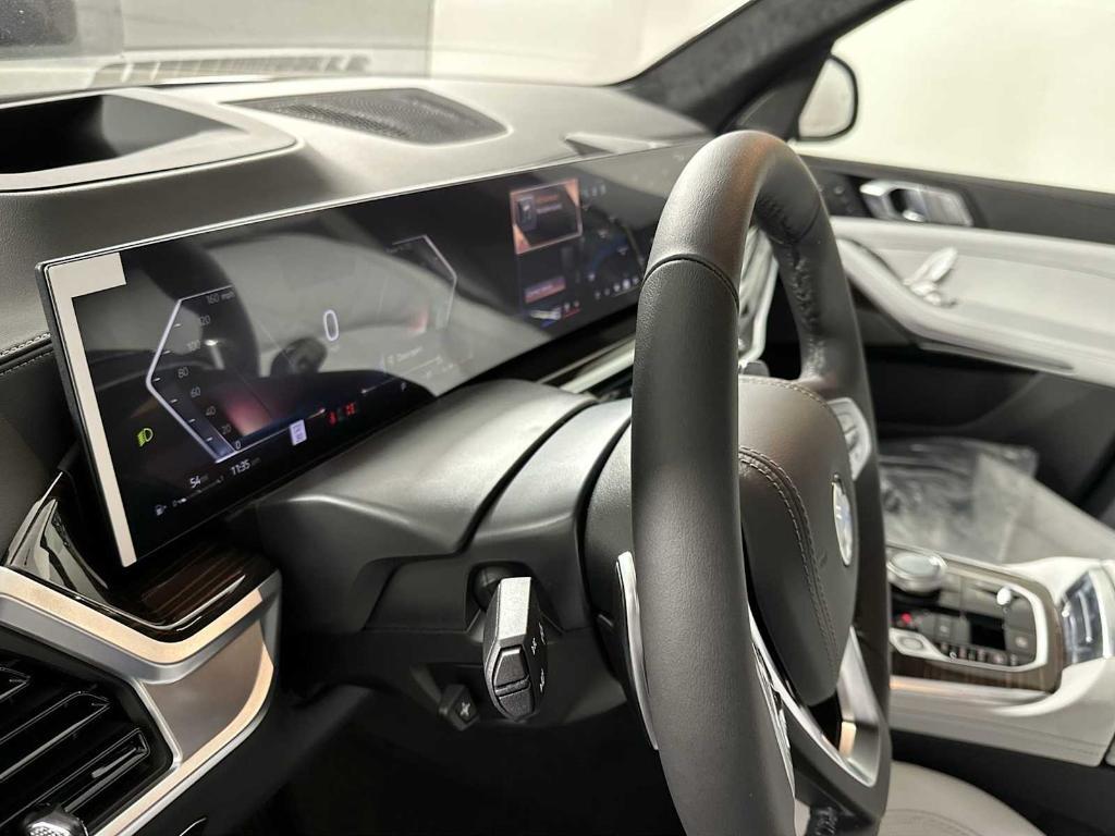 new 2026 BMW X7 car, priced at $97,280