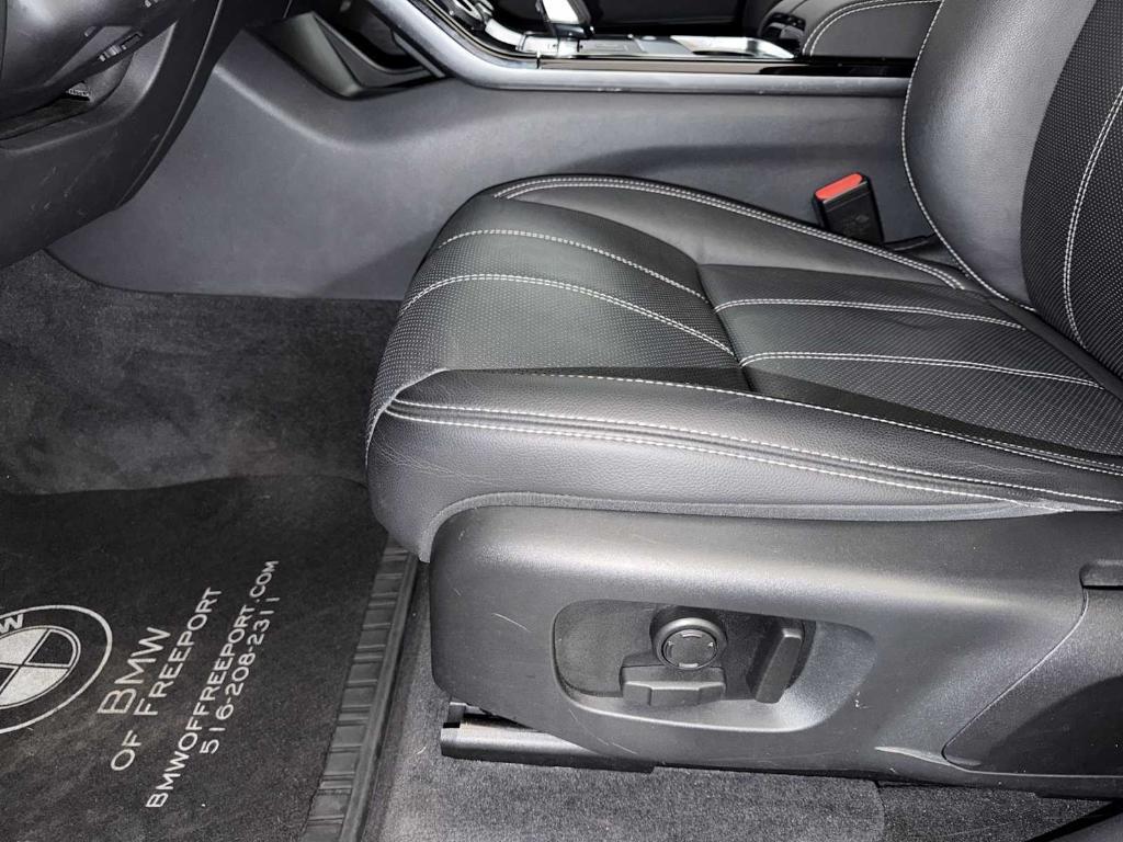 used 2022 Land Rover Range Rover Velar car, priced at $36,118
