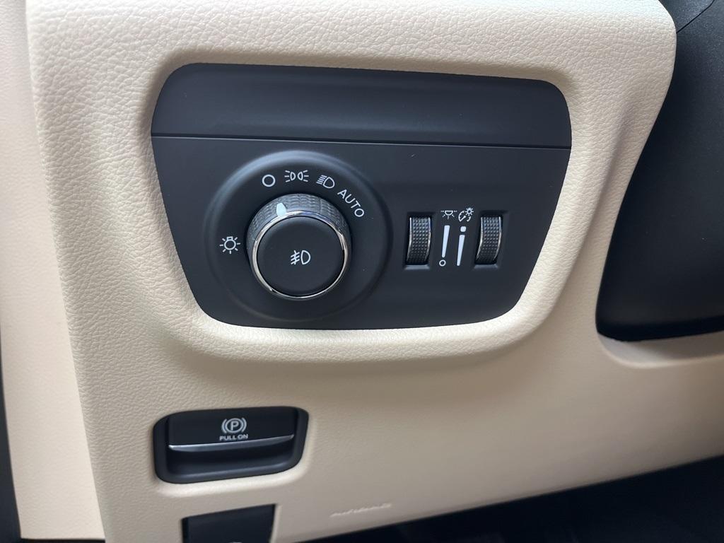 new 2025 Jeep Grand Cherokee L car, priced at $53,857