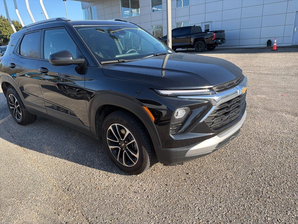 used 2025 Chevrolet TrailBlazer car, priced at $23,000