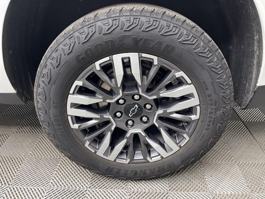 used 2025 Chevrolet Suburban car, priced at $64,000