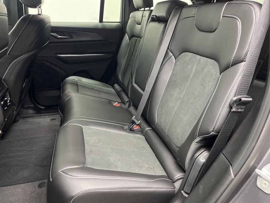 new 2025 Jeep Grand Cherokee car, priced at $44,561