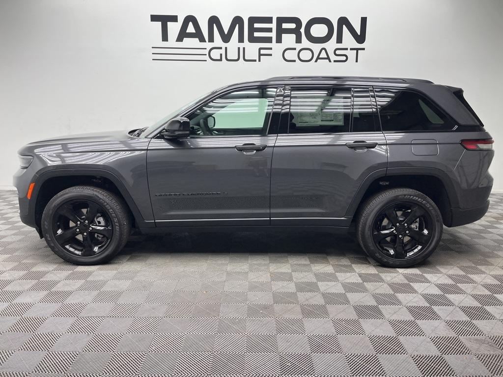 new 2025 Jeep Grand Cherokee car, priced at $44,561