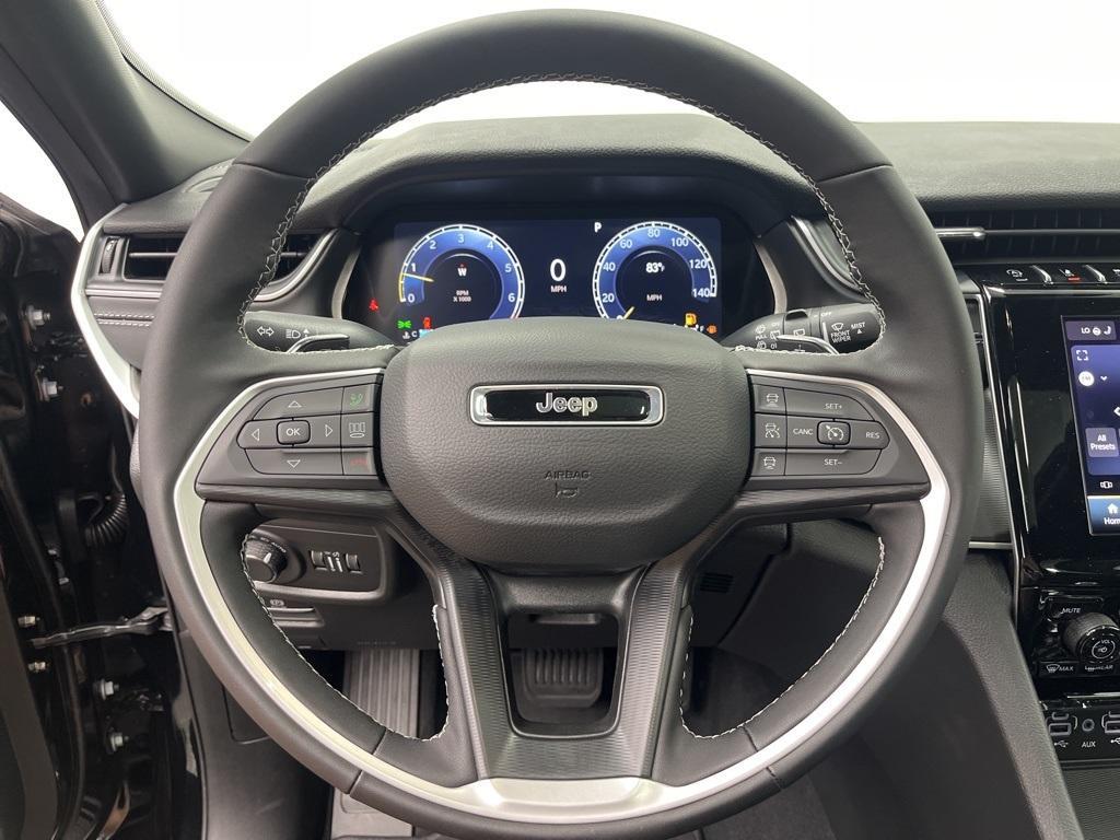 new 2025 Jeep Grand Cherokee car, priced at $42,661