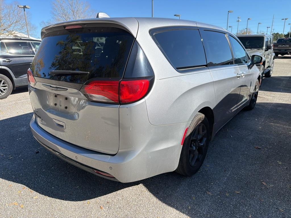 used 2019 Chrysler Pacifica car, priced at $10,000