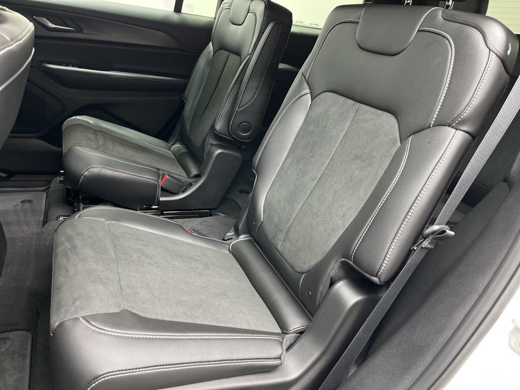 new 2025 Jeep Grand Cherokee L car, priced at $44,543