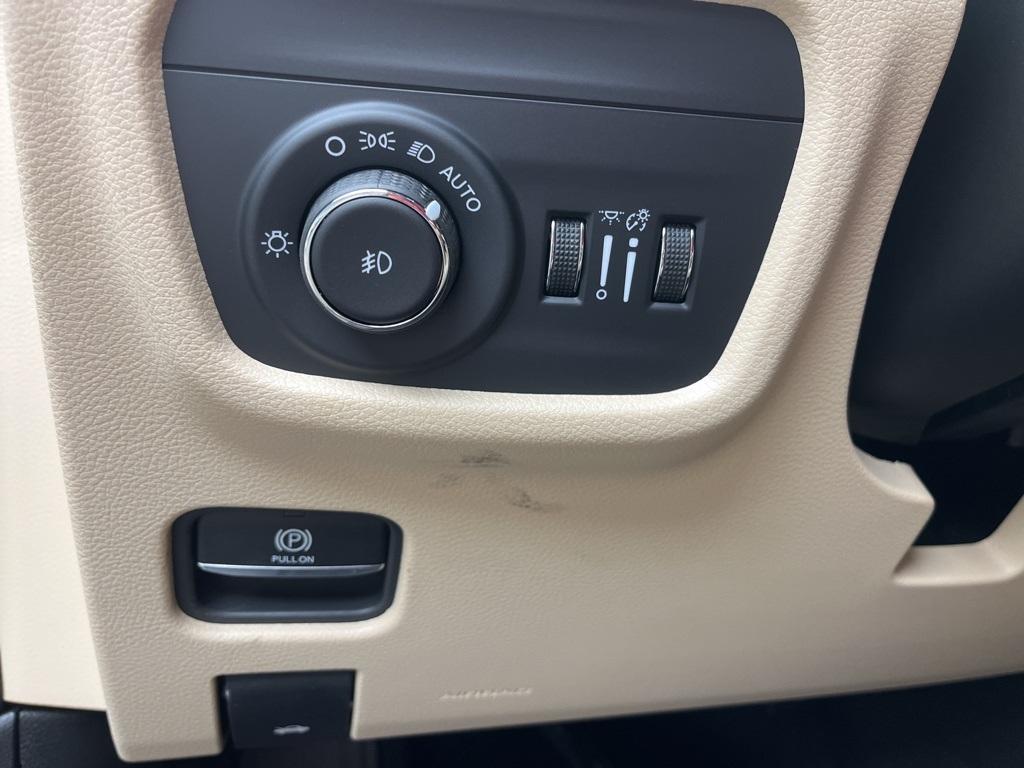 new 2025 Jeep Grand Cherokee L car, priced at $50,318