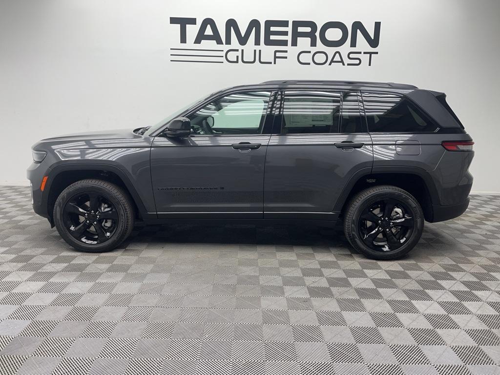 new 2025 Jeep Grand Cherokee car, priced at $52,660