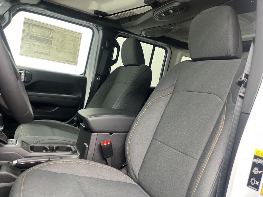 new 2025 Jeep Wrangler car, priced at $45,675