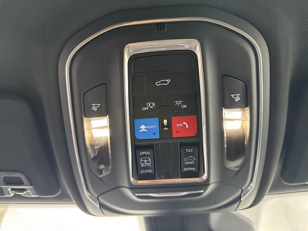 new 2025 Jeep Grand Cherokee L car, priced at $45,061