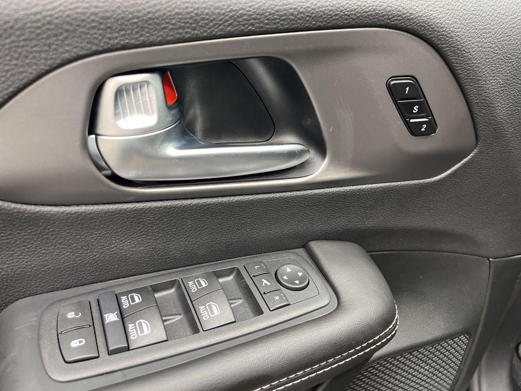new 2027 Chrysler Pacifica car, priced at $51,640