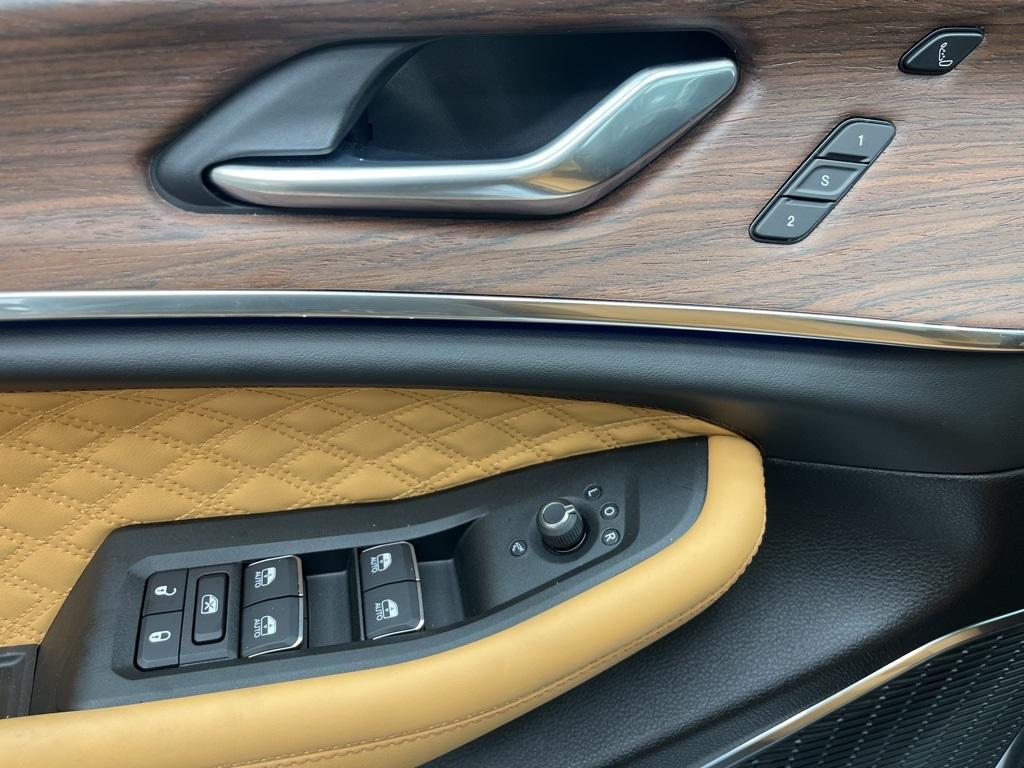 new 2025 Jeep Grand Cherokee car, priced at $57,508