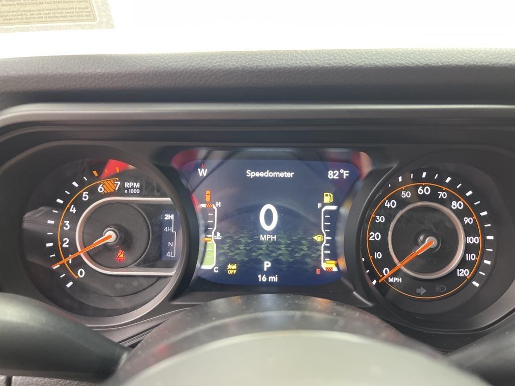 new 2025 Jeep Wrangler car, priced at $46,270