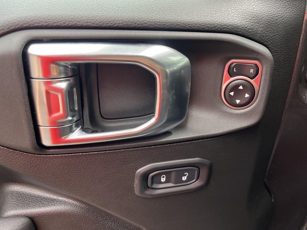 new 2025 Jeep Wrangler car, priced at $46,270