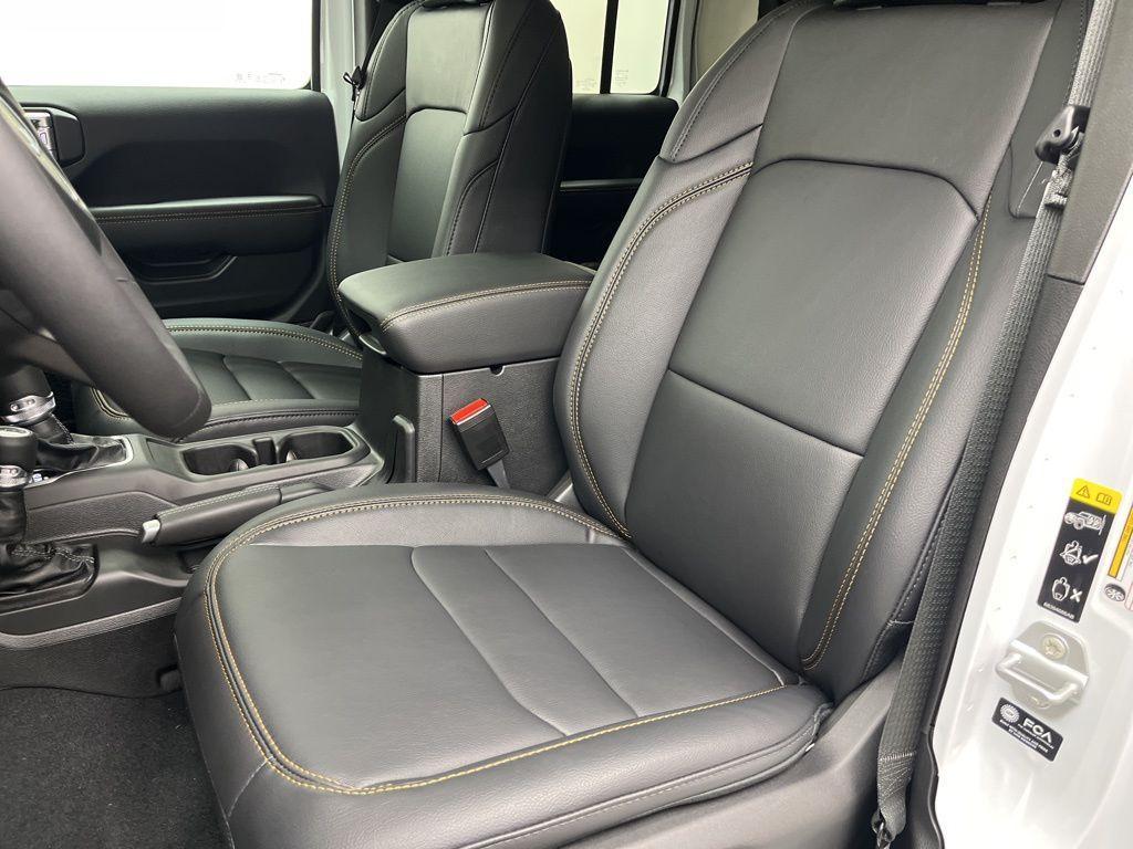 new 2026 Jeep Gladiator car, priced at $45,940