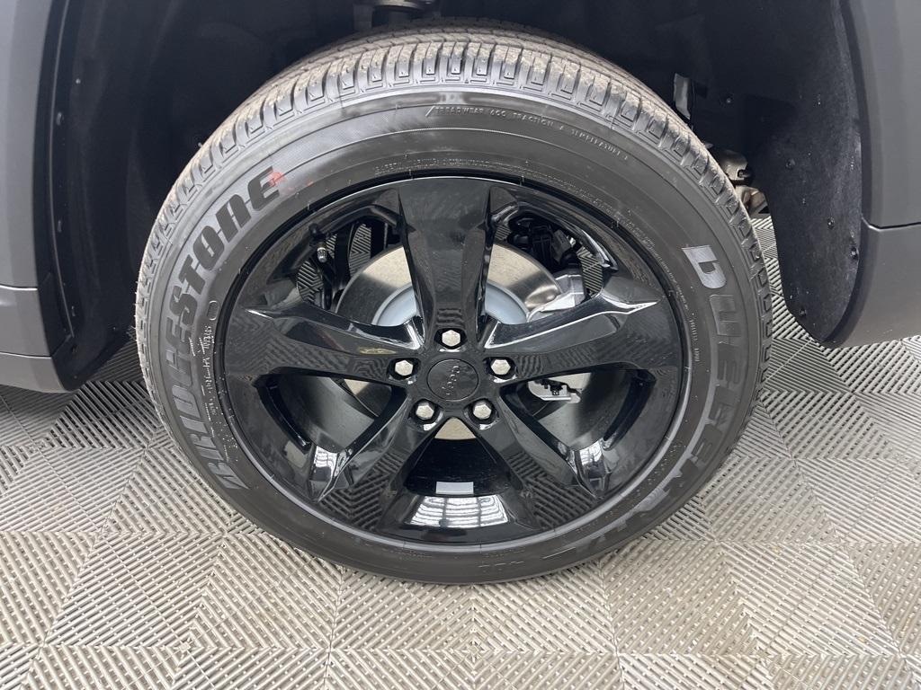 new 2025 Jeep Grand Cherokee car, priced at $42,661