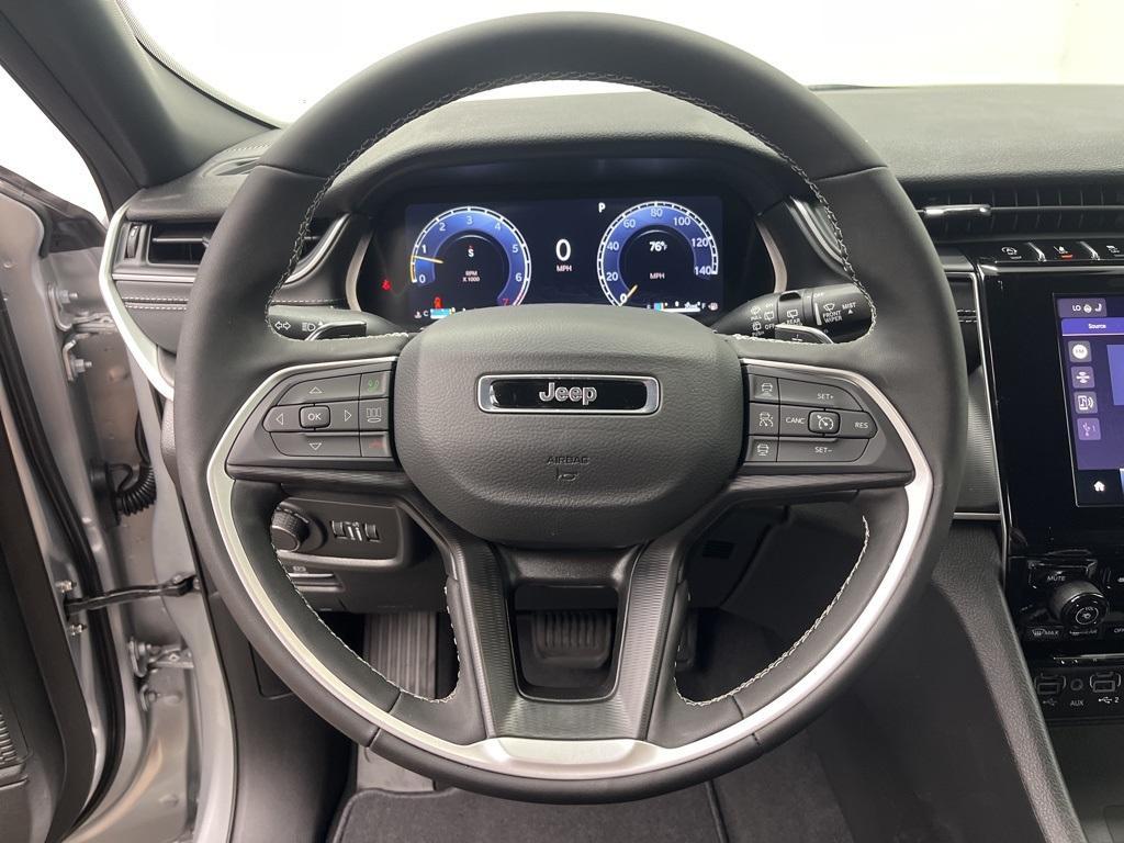 new 2025 Jeep Grand Cherokee car, priced at $42,661