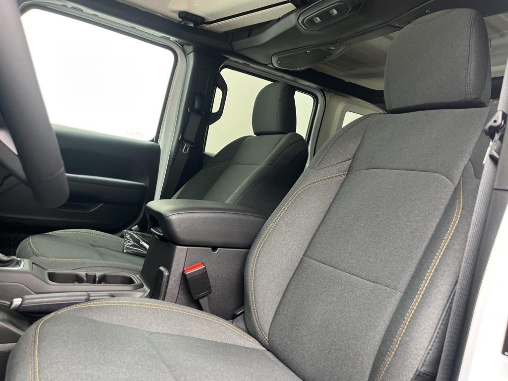 new 2025 Jeep Wrangler car, priced at $49,070