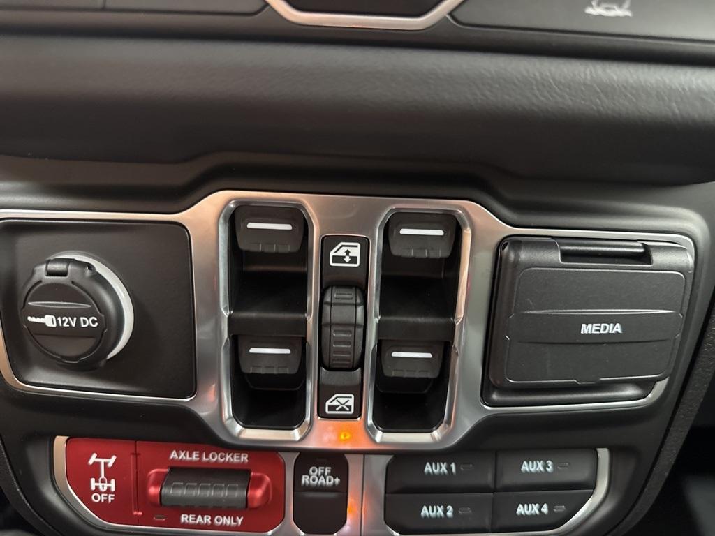 new 2025 Jeep Gladiator car, priced at $62,122