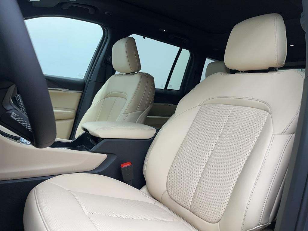 new 2025 Jeep Grand Cherokee car, priced at $50,660