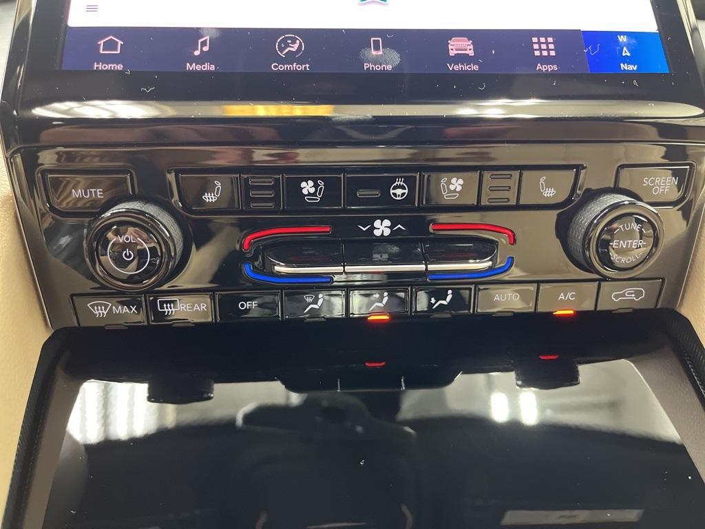 new 2025 Jeep Grand Cherokee car, priced at $50,660