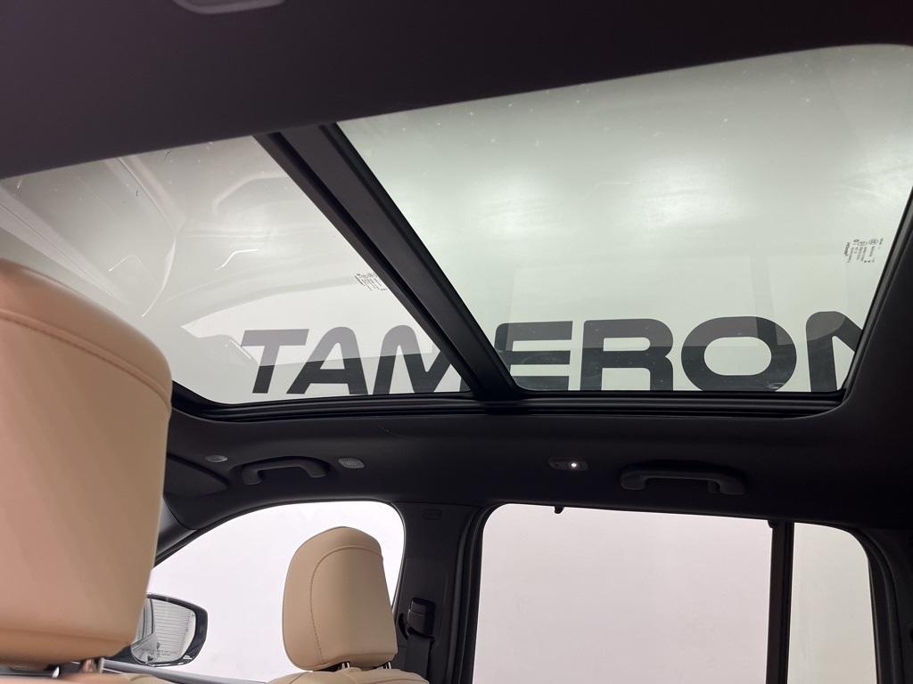 new 2025 Jeep Grand Cherokee car, priced at $50,660