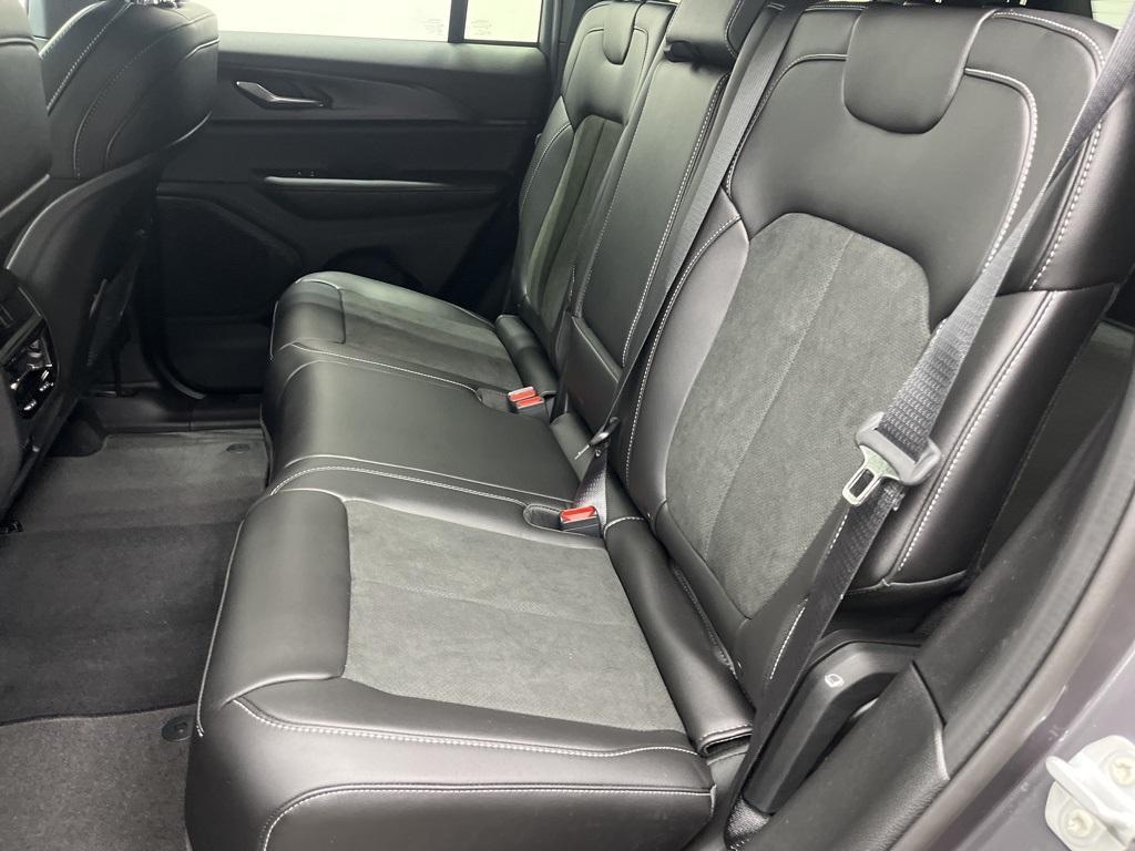 new 2025 Jeep Grand Cherokee car, priced at $42,661